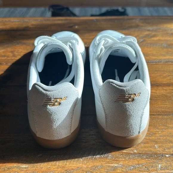 New balance - Picture 4 of 5